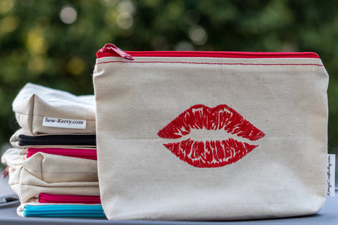 Kissy Kiss Zipper Pouch